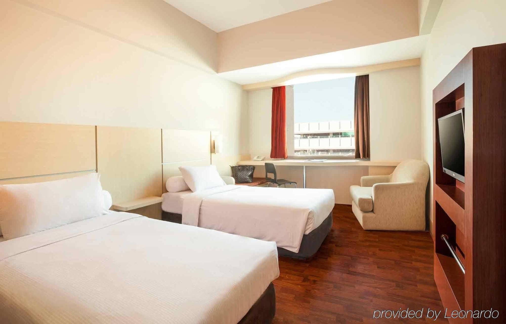 Готель Ibis Mangga Dua Джакарта Екстер'єр фото