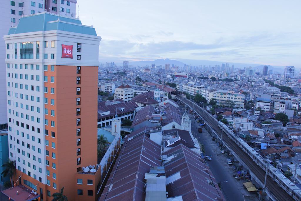 Готель Ibis Mangga Dua Джакарта Екстер'єр фото